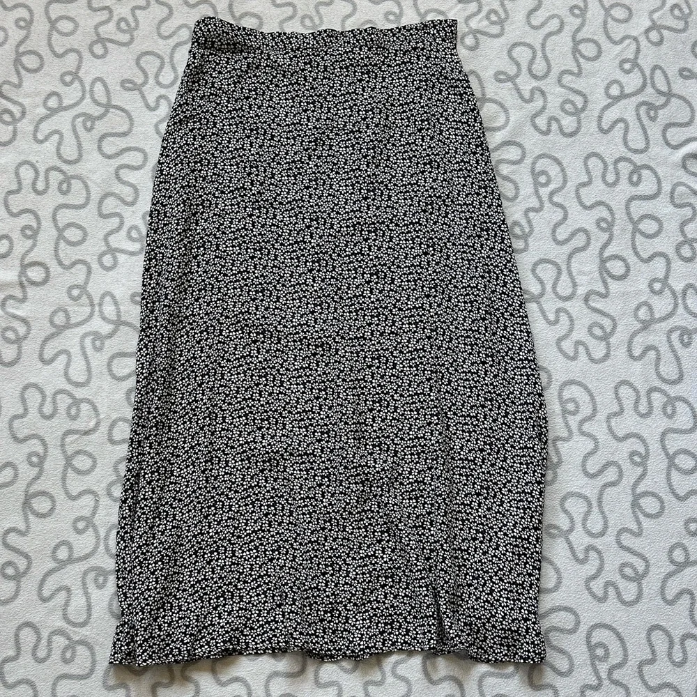 Reformation Floral Midi Skirt - Picture 2 of 6